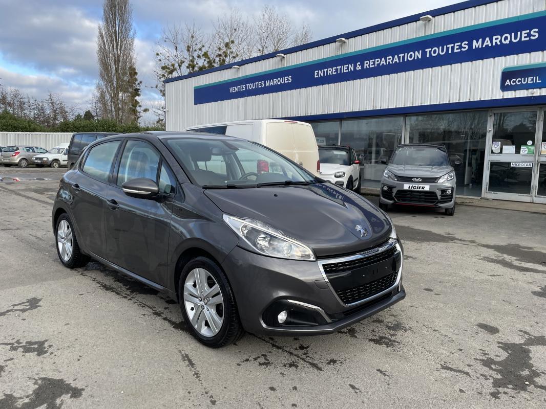 Peugeot 208 PureTech 82ch S&S BVM5 Signature