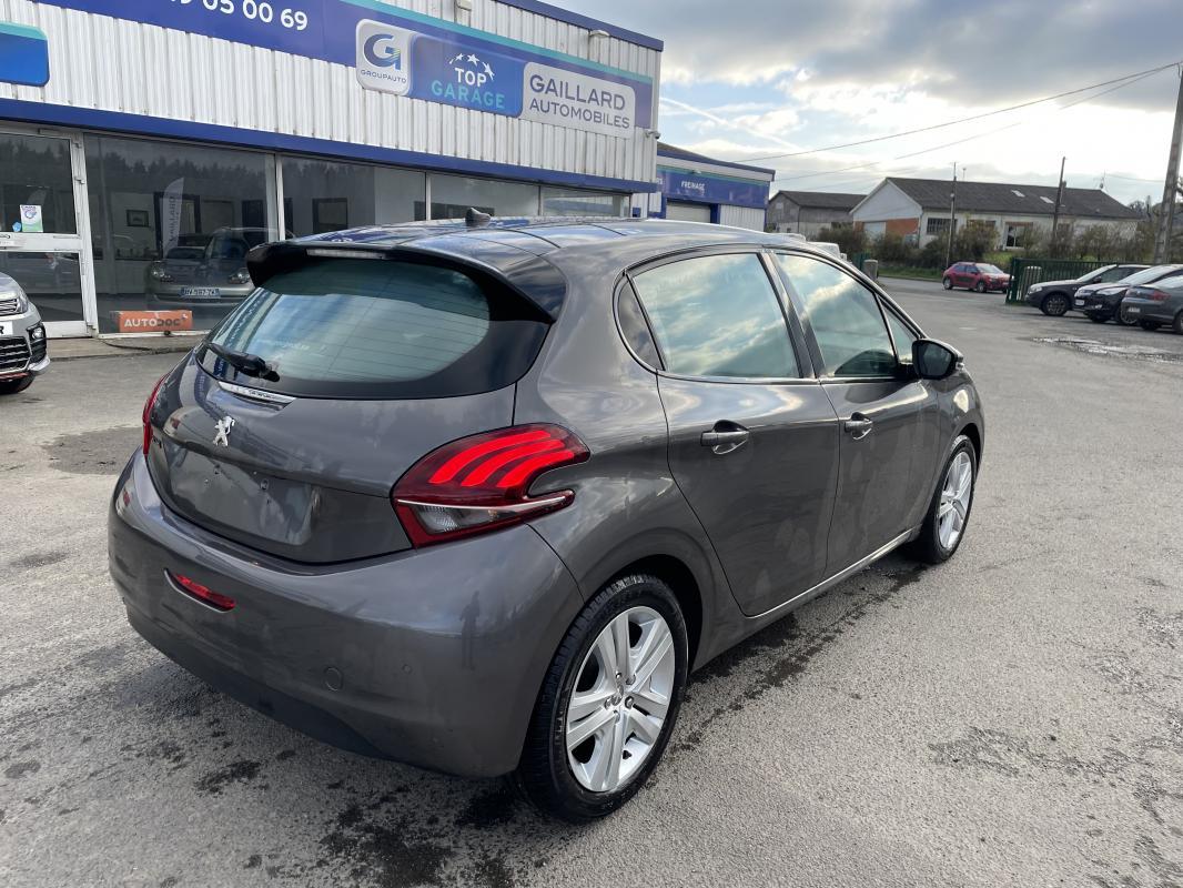 Peugeot 208 PureTech 82ch S&S BVM5 Signature