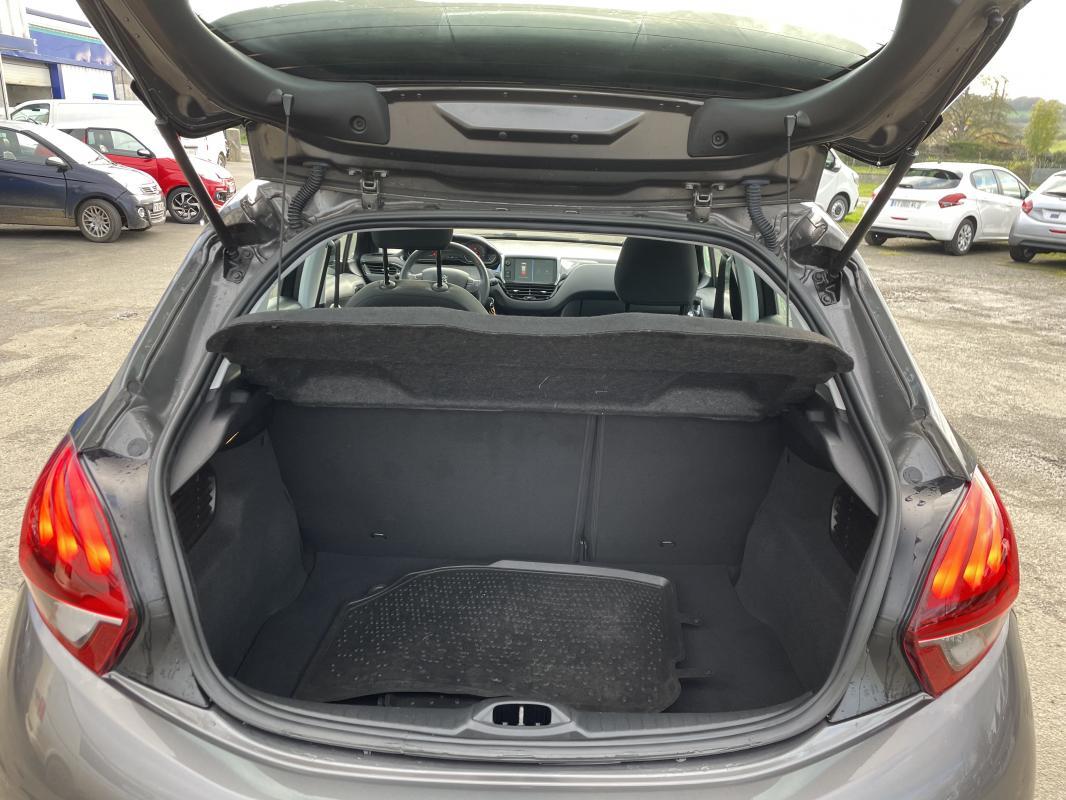 Peugeot 208 PureTech 82ch S&S BVM5 Signature