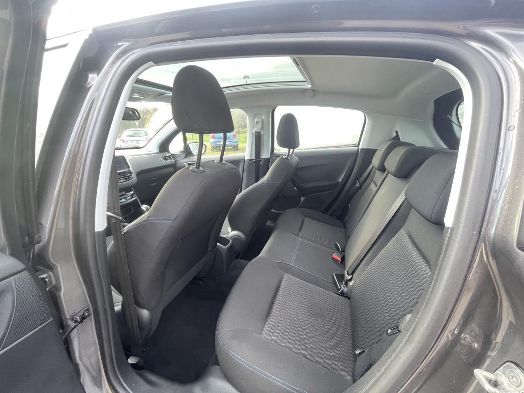 Peugeot 208 PureTech 82ch S&S BVM5 Signature