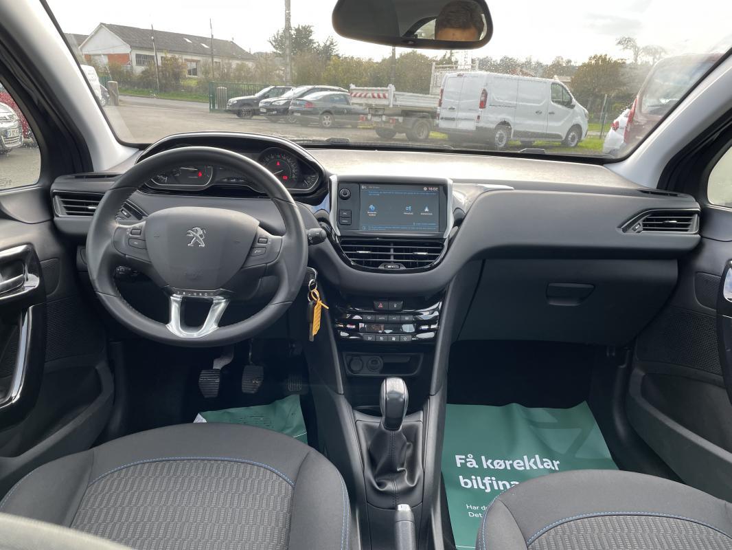 Peugeot 208 PureTech 82ch S&S BVM5 Signature