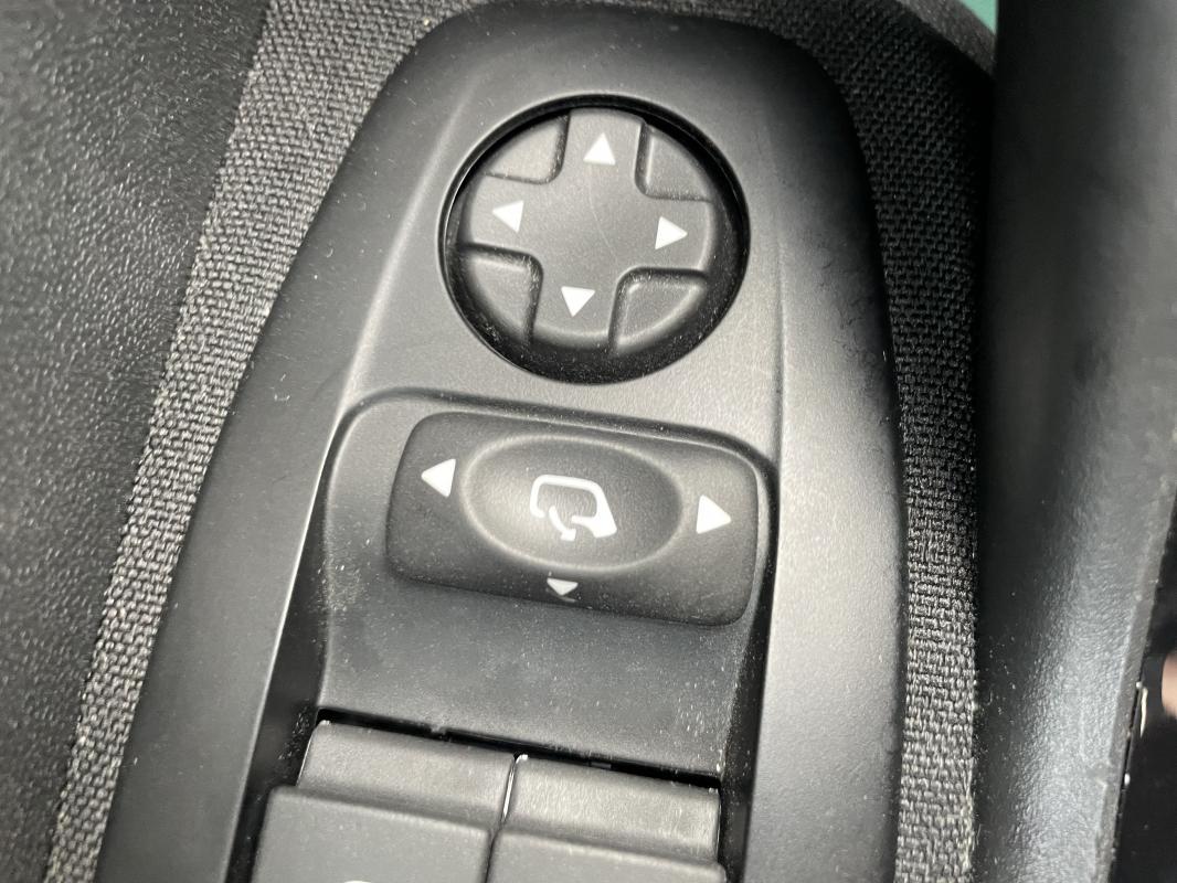 Peugeot 208 PureTech 82ch S&S BVM5 Signature