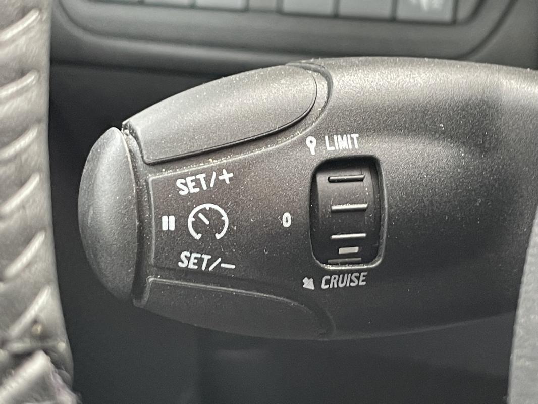 Peugeot 208 PureTech 82ch S&S BVM5 Signature