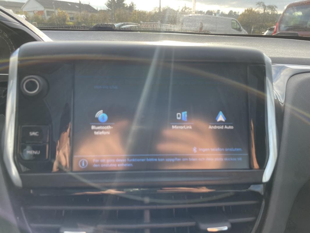 Peugeot 208 PureTech 82ch S&S BVM5 Signature