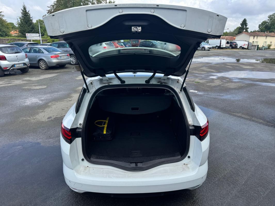 Renault M&eacute;gane Estate IV Blue dCi 115 EDC Evolution