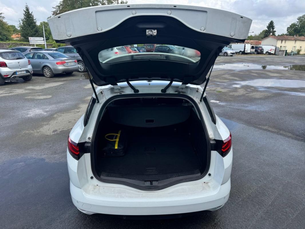 Renault M&eacute;gane Estate IV Blue dCi 115 EDC Evolution