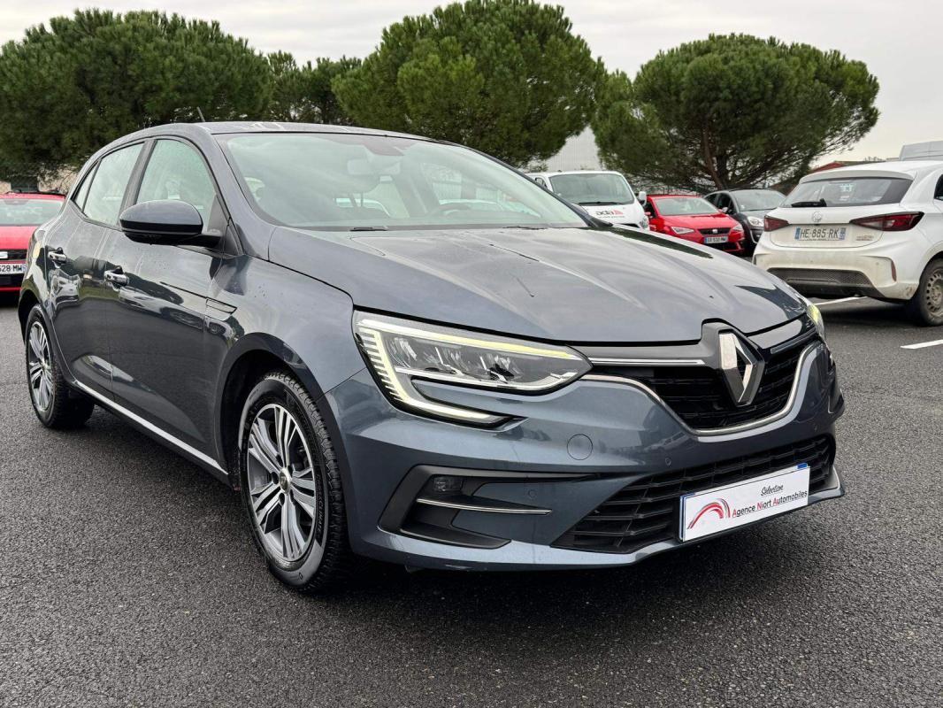 Renault M&eacute;gane IV Berline Blue dCi 115 EDC Evolution