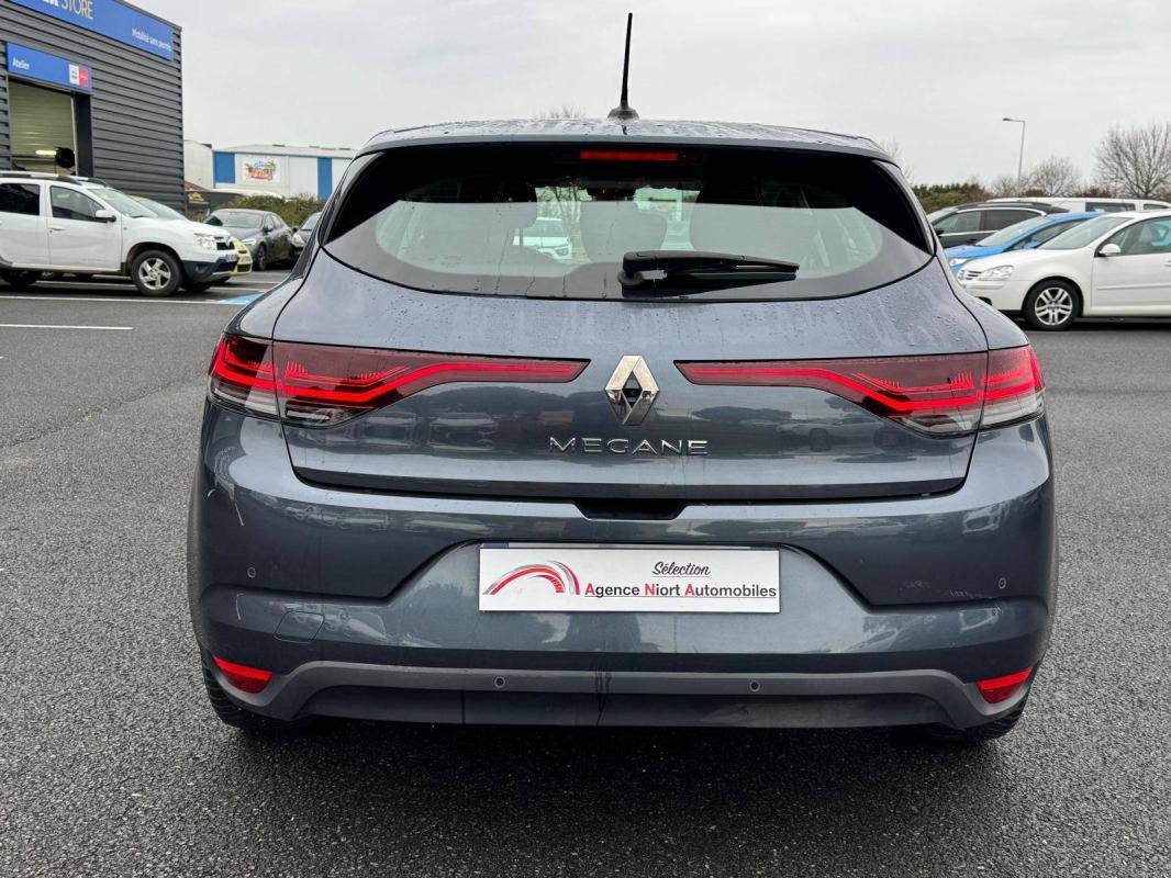 Renault M&eacute;gane IV Berline Blue dCi 115 EDC Evolution