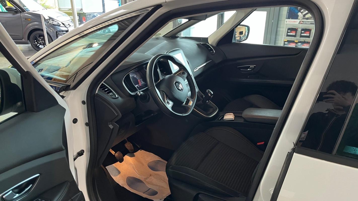 Renault Sc&eacute;nic IV BUSINESS Blue dCi 120