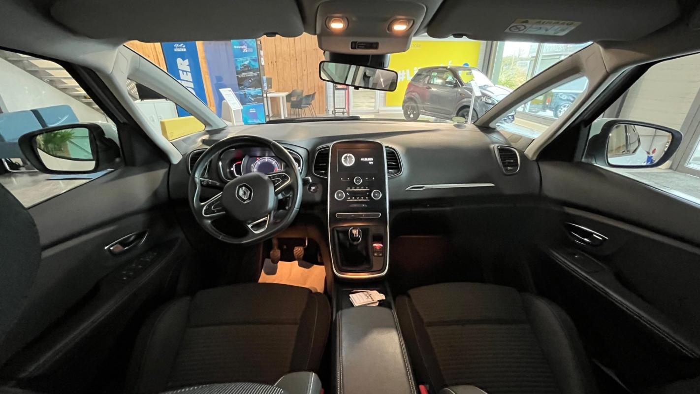 Renault Sc&eacute;nic IV BUSINESS Blue dCi 120