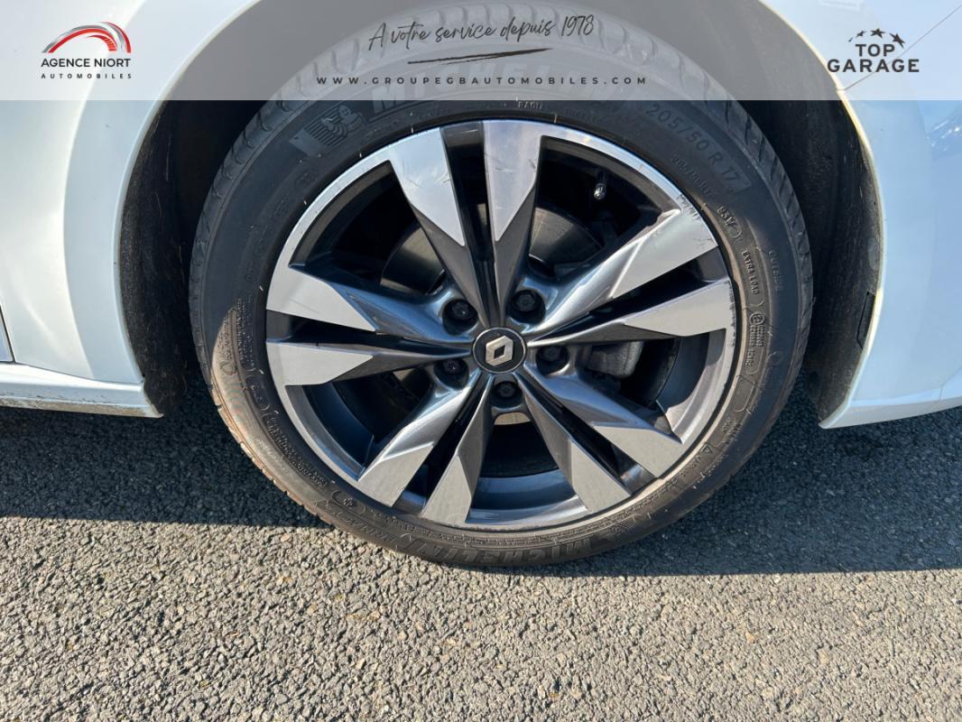 Renault M&eacute;gane IV Berline Intens TCe 140 FAP 5 portes (oct. 2018) (co2 125)